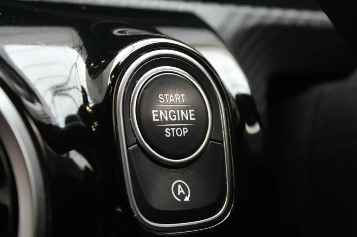 2018-mercedes-benz-a-class-15d-a180d-se-116ps-ss-7g-dct-big-35