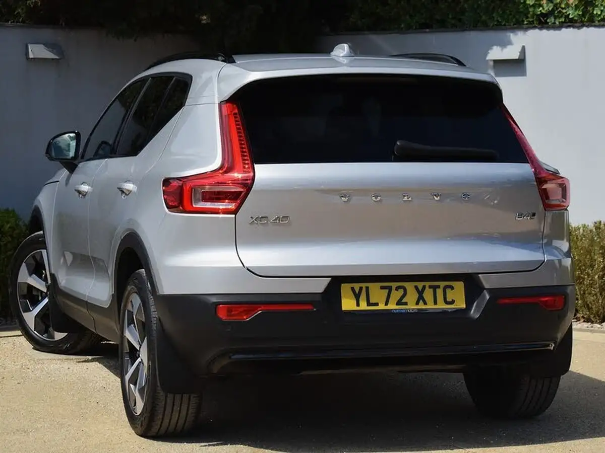 2022-volvo-xc40-20-b4-plus-awd-big-8
