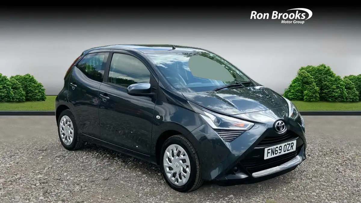 2019-toyota-aygo-10-vvt-i-x-play-tss-x-shift-big-0