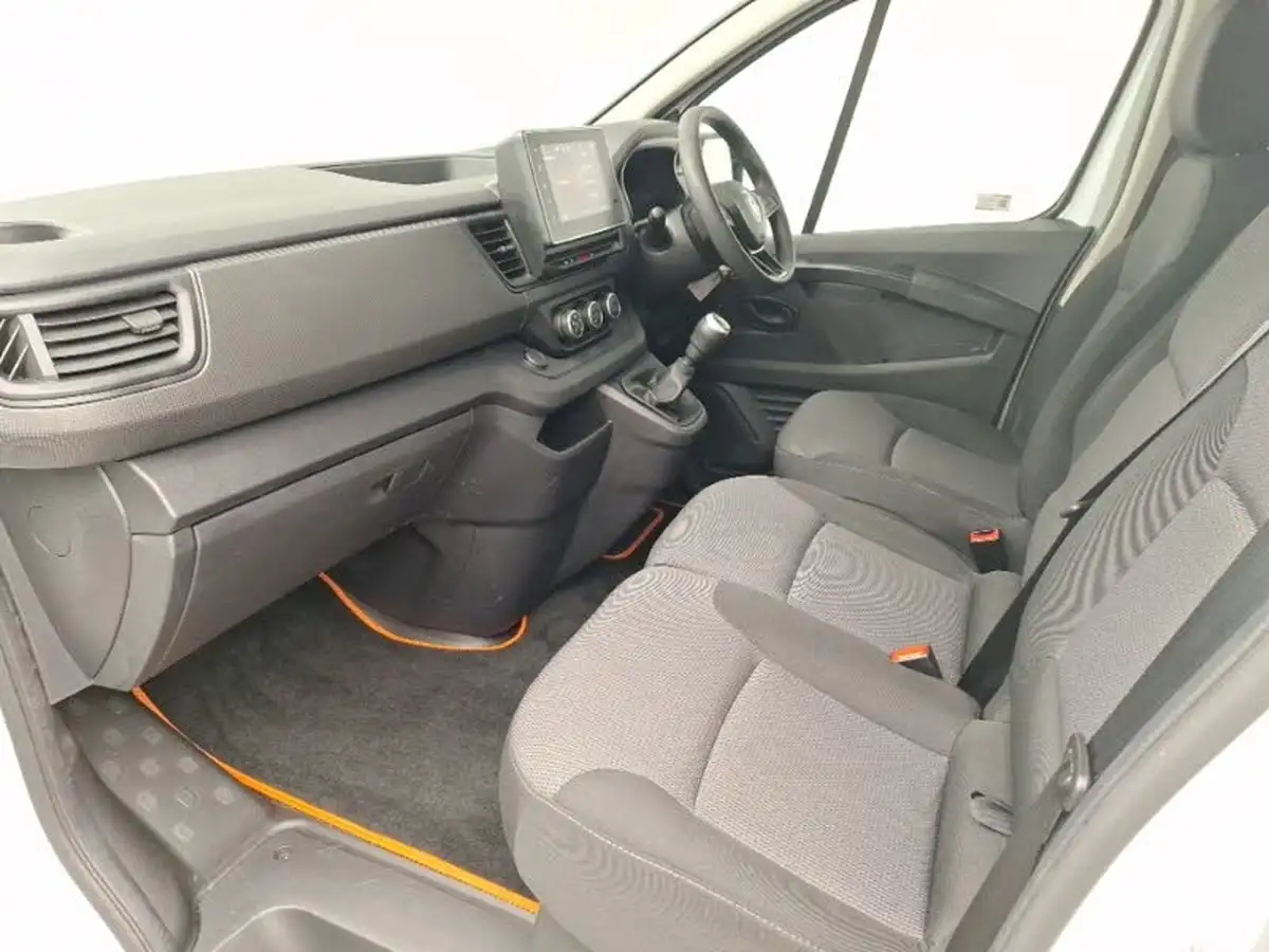 2023-renault-trafic-20dci-sl28-130-business-big-4
