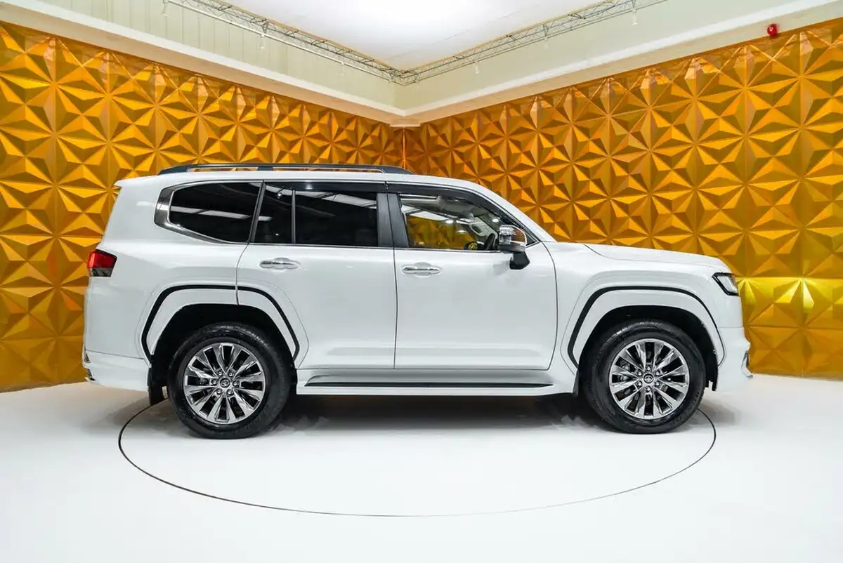 2024-toyota-land-cruiser-big-34