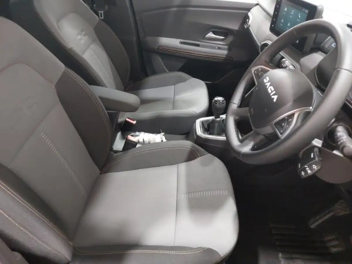 2024-dacia-sandero-stepway-10-tce-extreme-90bhp-big-18