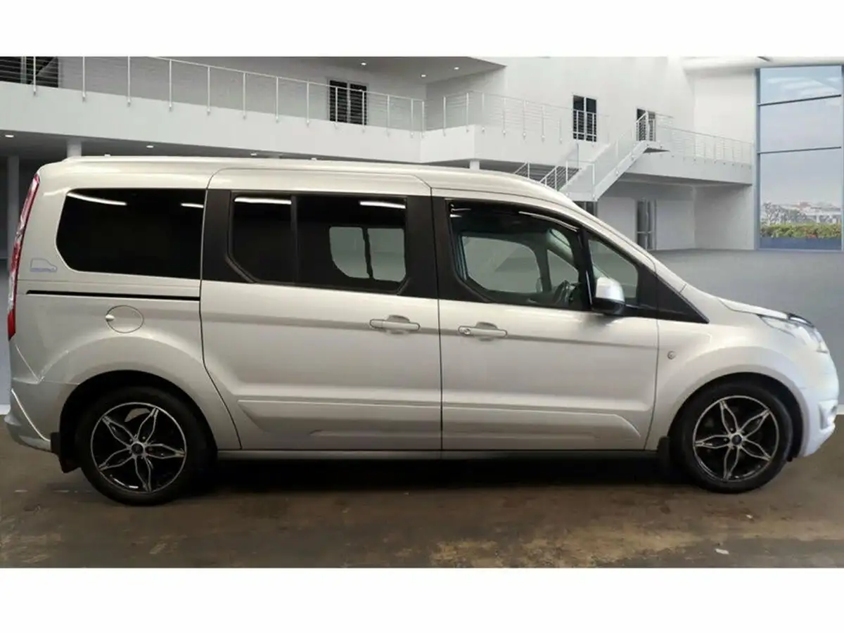 2017-ford-grand-tourneo-connect-15tdci-titanium-powershift-big-2