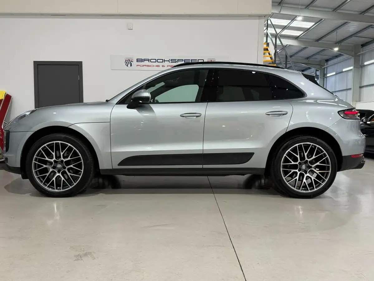 2018-porsche-macan-big-8