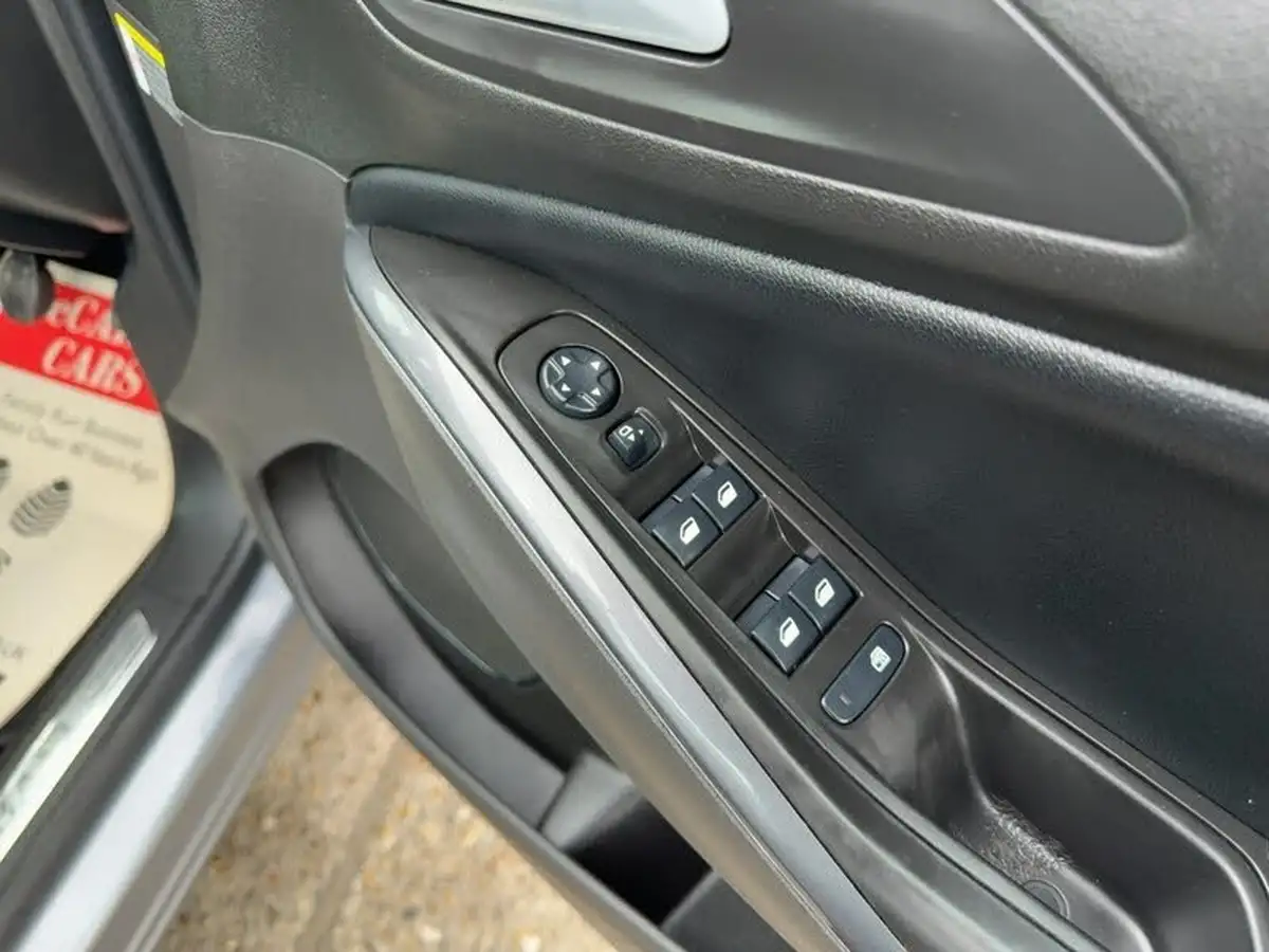 2020-vauxhall-grandland-x-12-elite-nav-big-22