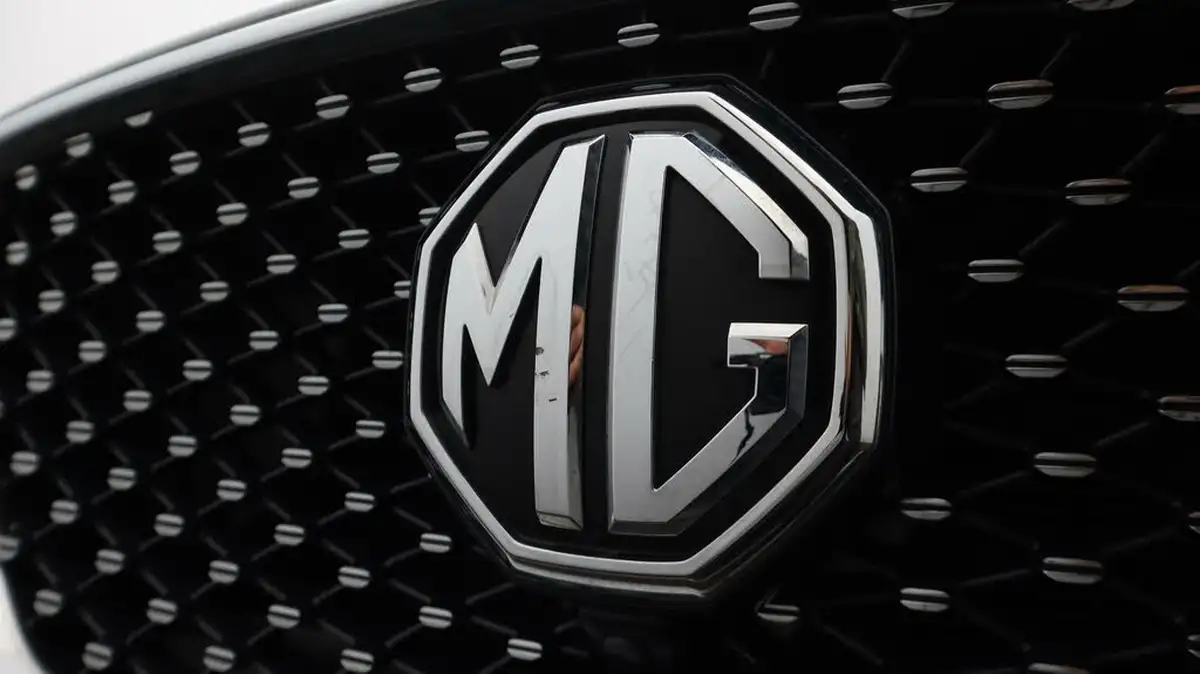 2022-mg-hs-15t-gdi-exclusive-162ps-big-21