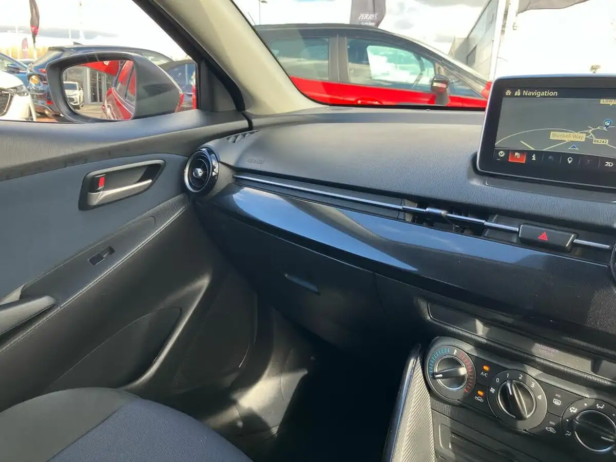 2016-mazda-mazda2-15-sport-black-big-32