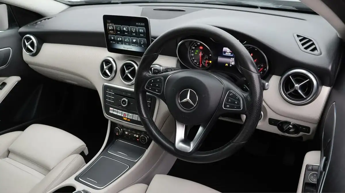 2018-mercedes-benz-a-class-15d-a180d-sport-109ps-executivess-hatchback-5d-7g-dct-big-9