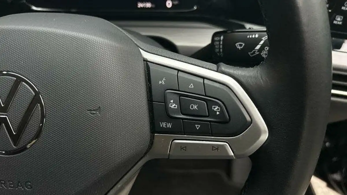 2023-volkswagen-golf-15-tsi-style-edition-150ps-big-25