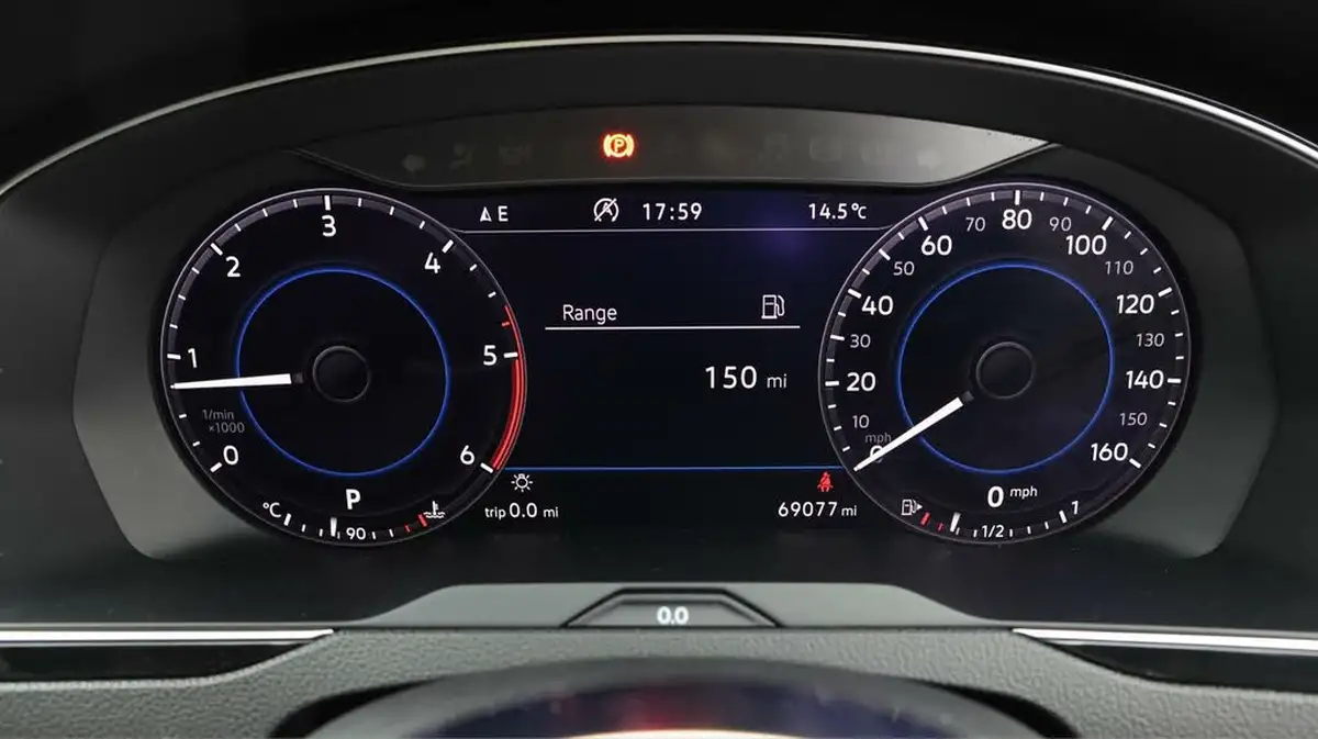 2018-volkswagen-passat-20tdi-r-line-150ps-ss-estate-5d-dsg-big-9