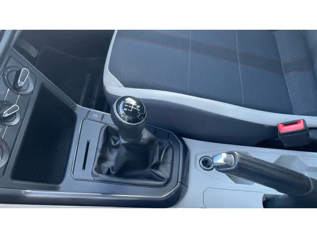 2021-volkswagen-polo-10-beats-big-12