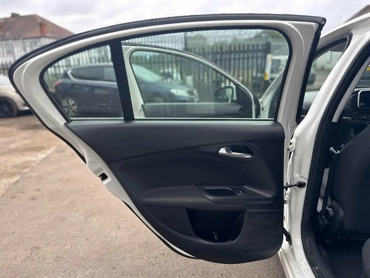 2018-fiat-tipo-14-easy-plus-hatchback-big-19