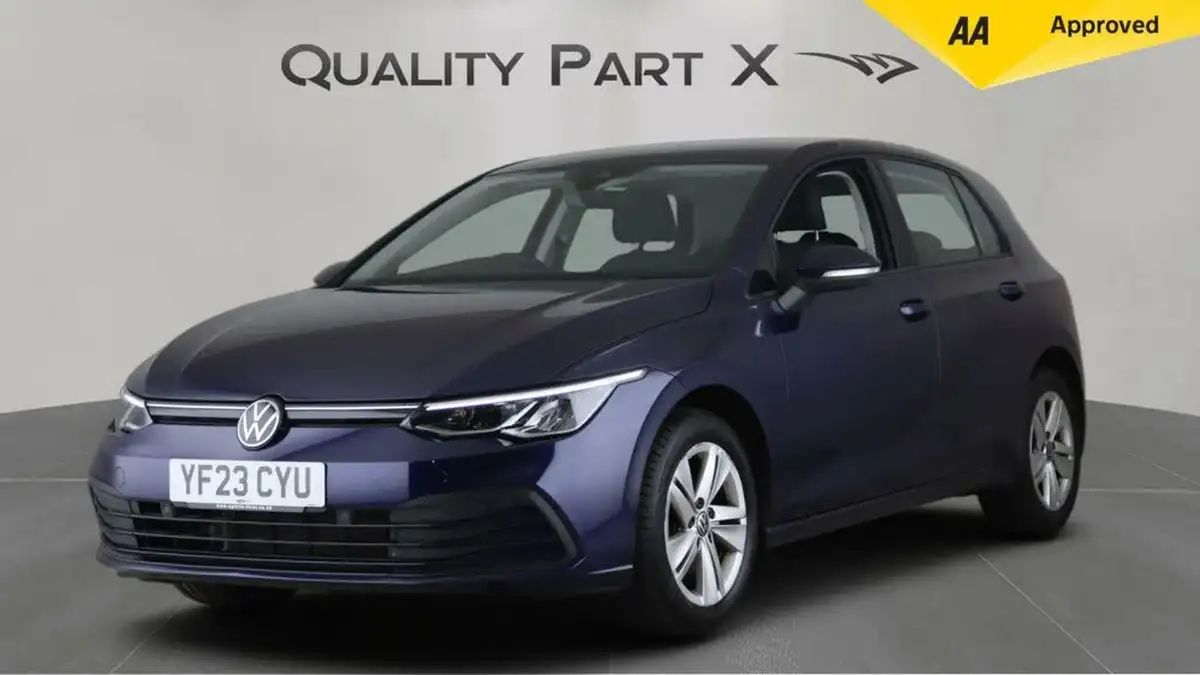 2023-volkswagen-golf-15-tsi-life-130ps-hatchback-big-2