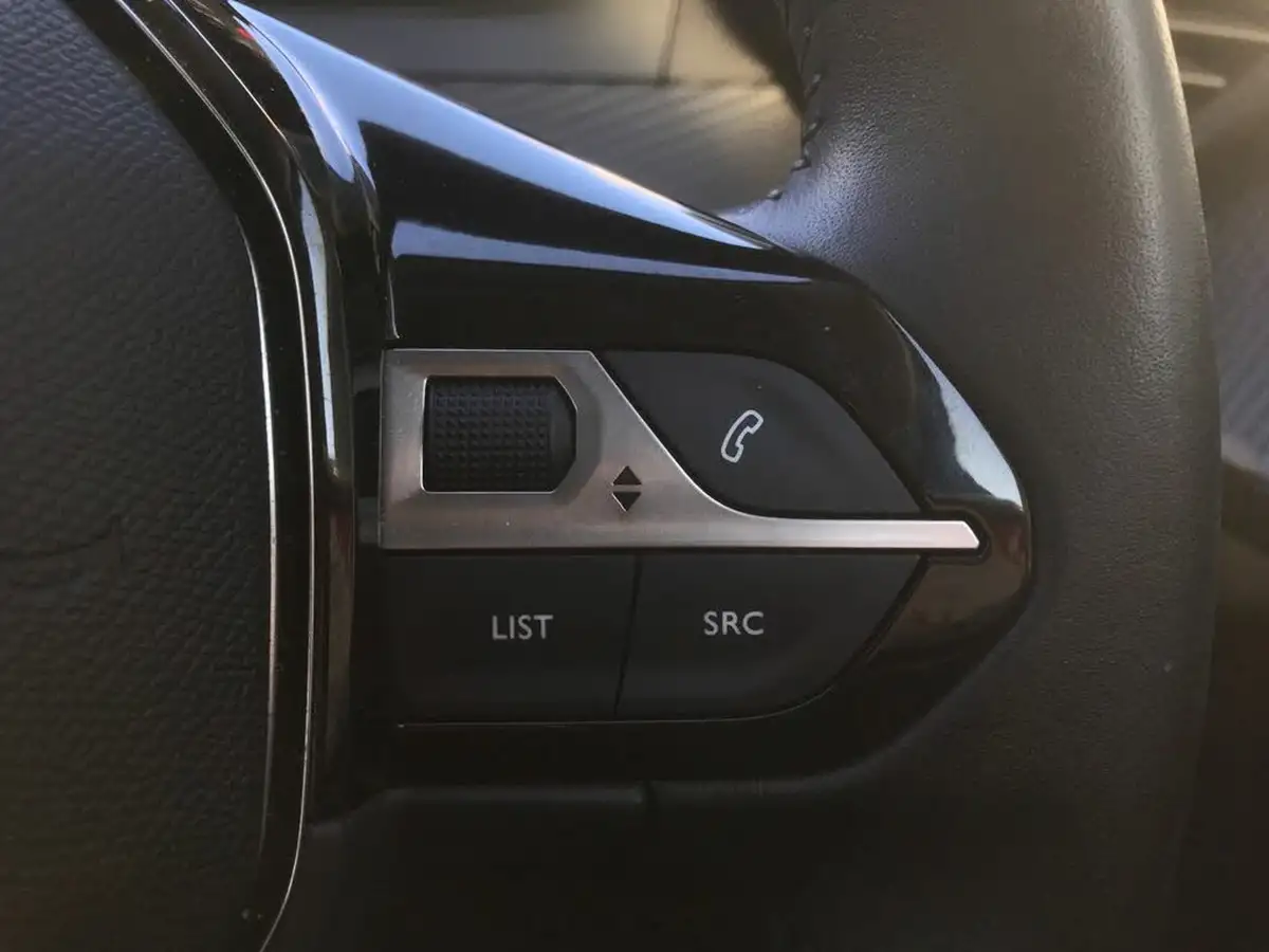 2020-peugeot-208-12-puretech-active-premium-75bhp-big-16