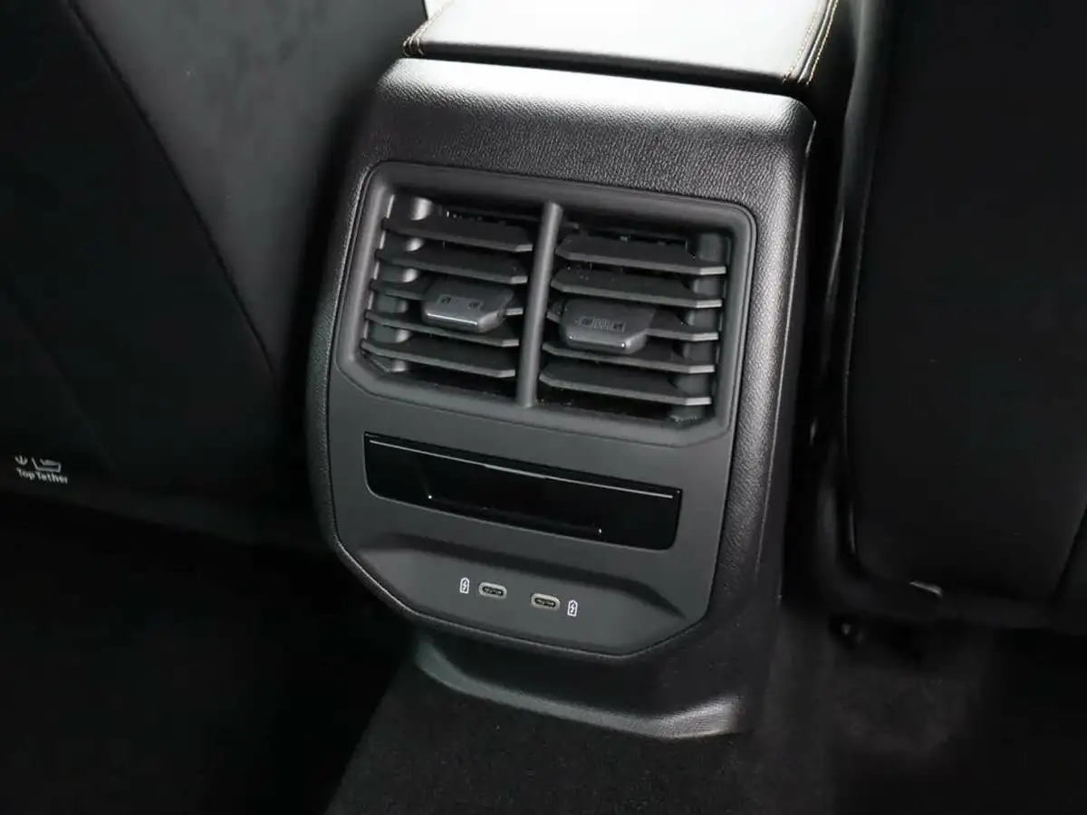 2021-cupra-formentor-14-e-hybrid-v2-big-33