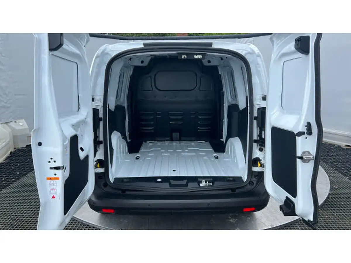 2024-ford-transit-courier-15tdci-leader-100pseu6d-big-3