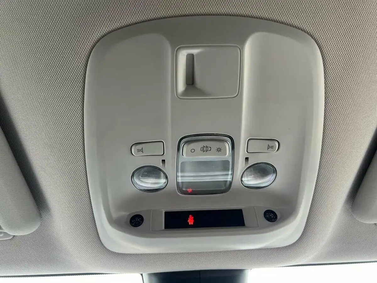 2019-citroen-spacetourer-15bluehdi-business-m-big-55