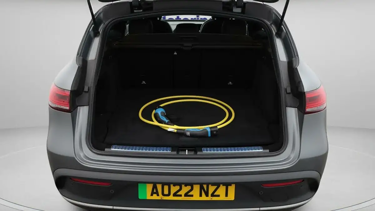 2022-mercedes-benz-eqc-e-eqc-400-amg-line-premium-plus-big-17