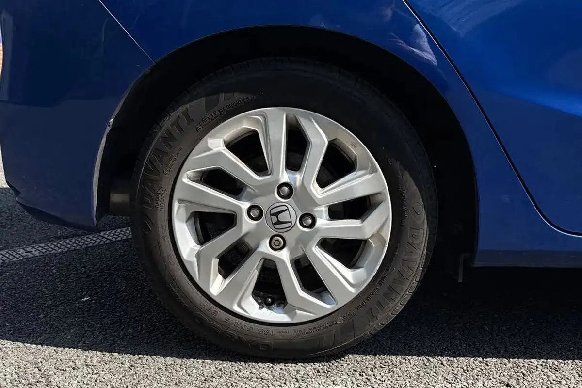 2019-honda-jazz-13-i-vtec-se-cvt-big-11