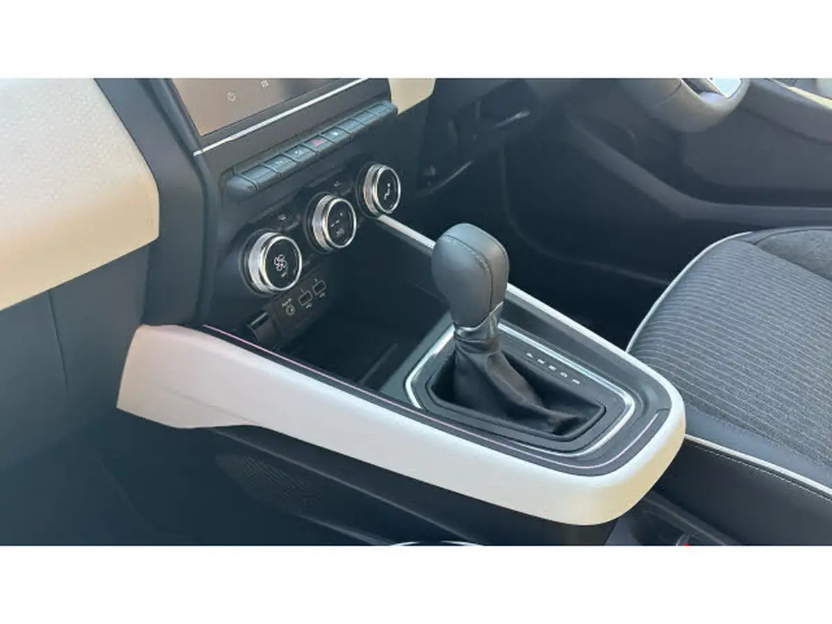 2023-renault-clio-16-techno-big-12
