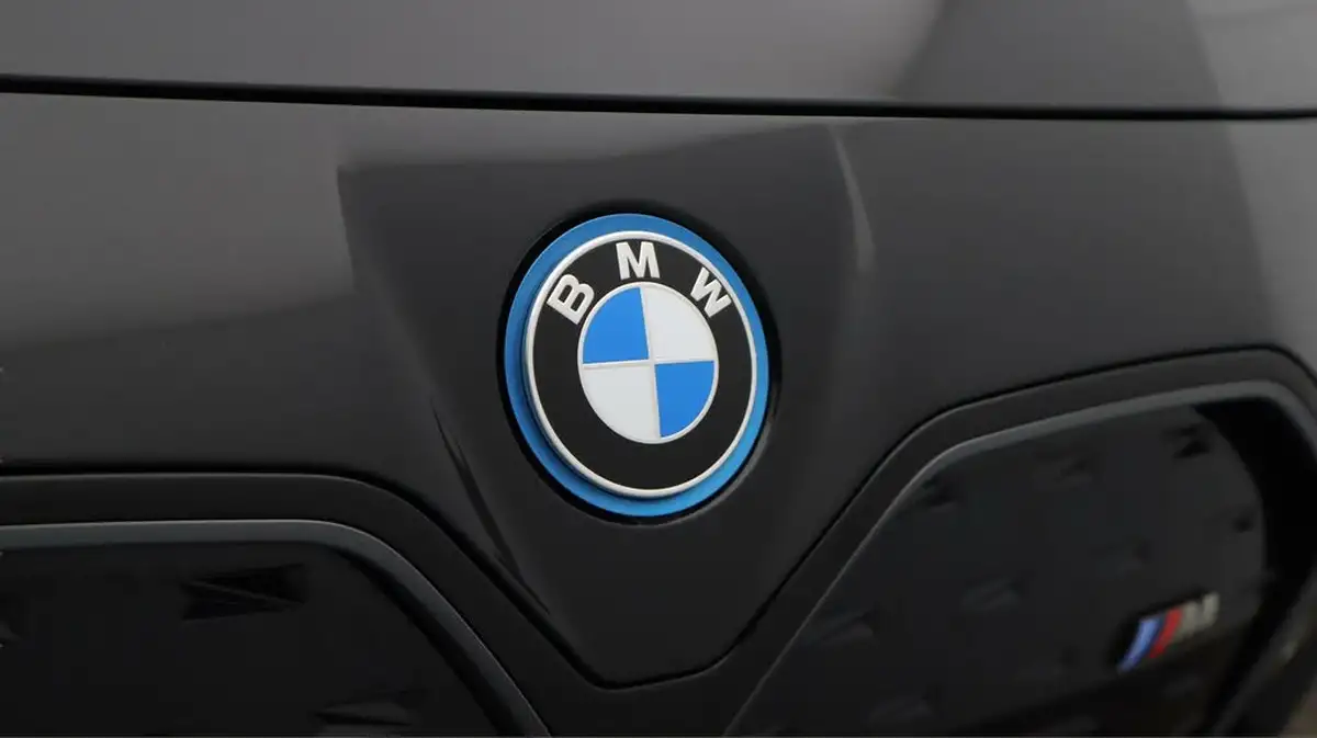 2022-bmw-i4-e-m50-big-23