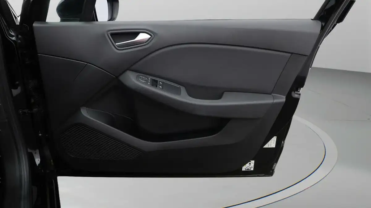 2019-renault-clio-10-sce-iconic-big-14