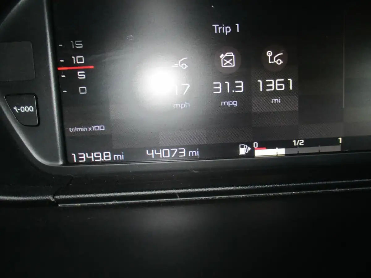 2018-citroen-c4-picasso-12-puretech-flair-big-58