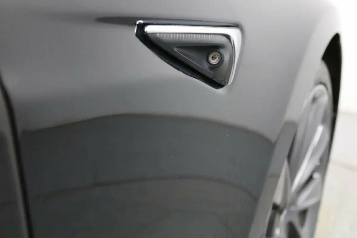 2020-tesla-model-s-e-long-range-big-79