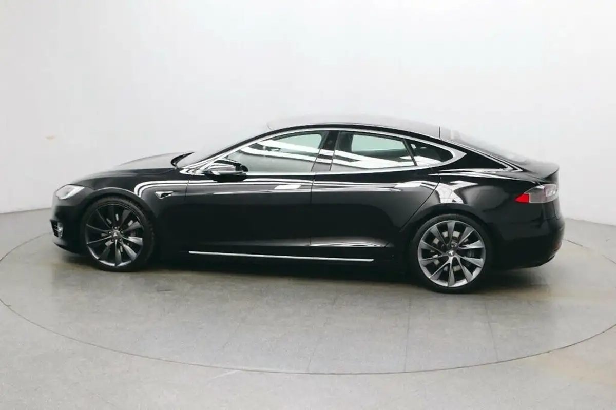 2020-tesla-model-s-e-long-range-big-3