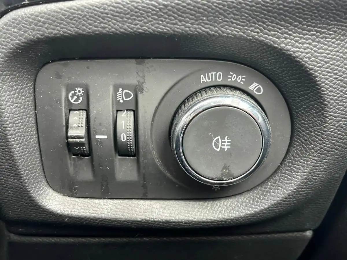 2021-vauxhall-corsa-12i-se-premium-big-26
