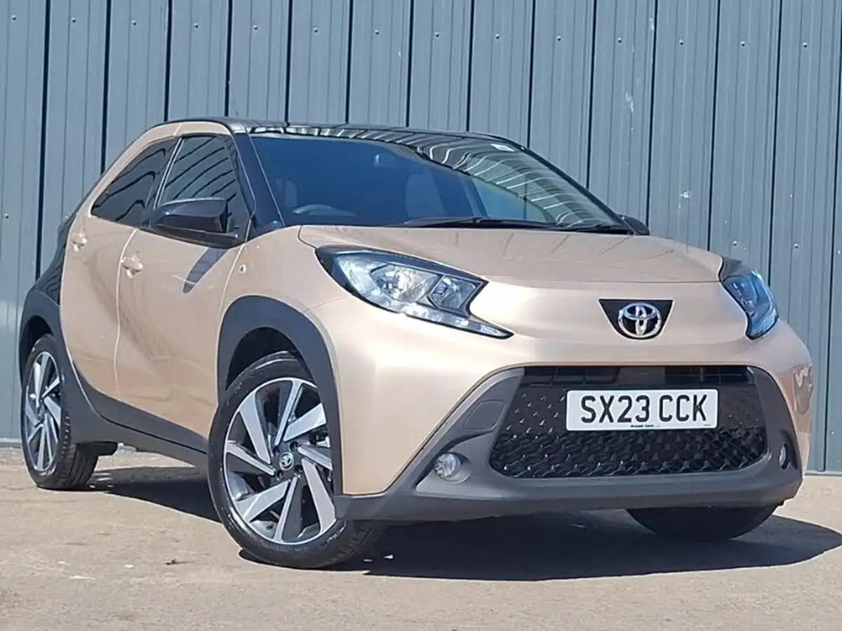 2023-toyota-aygo-x-10-vvt-i-edge-big-0