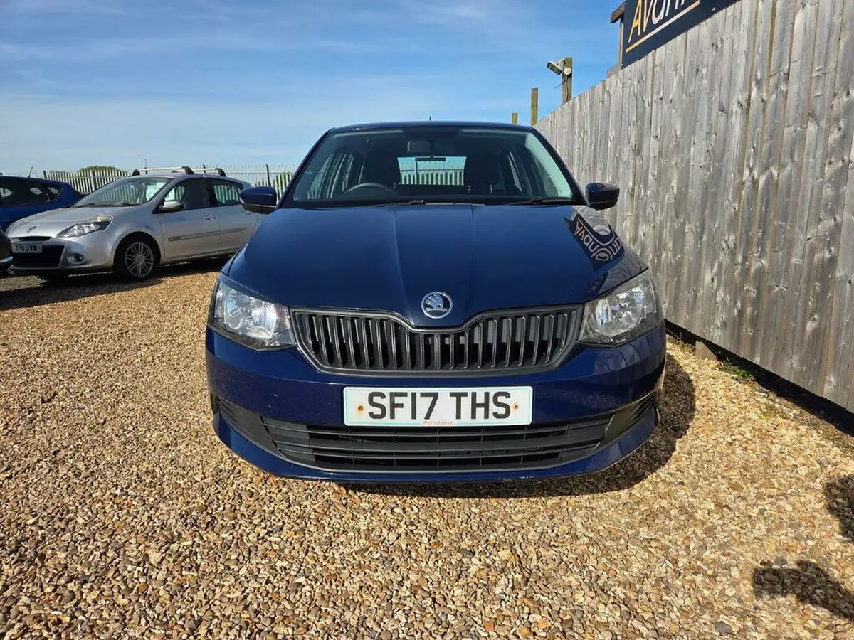 2017-skoda-fabia-10-mpi-s-hatchback-big-7