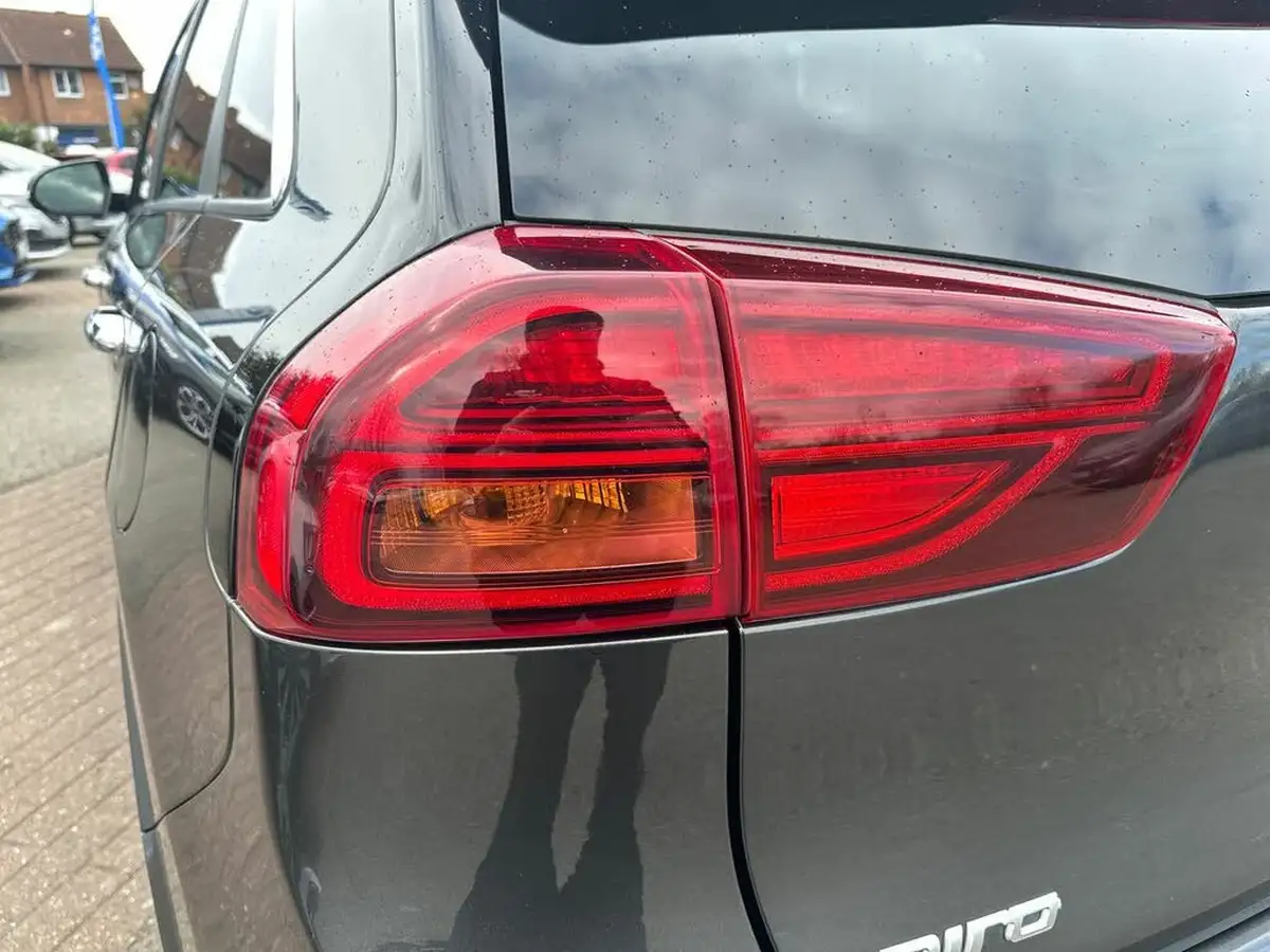 2022-kia-niro-16-gdi-3-156kwh-big-32