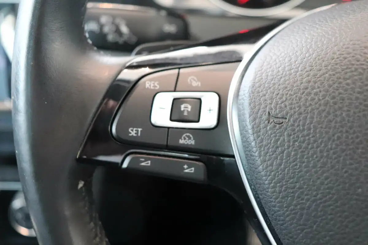 2014-volkswagen-golf-14-gt-tsi-140ps-act-hatchback-5d-1395cc-dsg-big-45