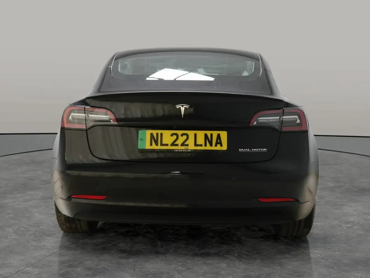 2022-tesla-model-3-e-performance-big-12