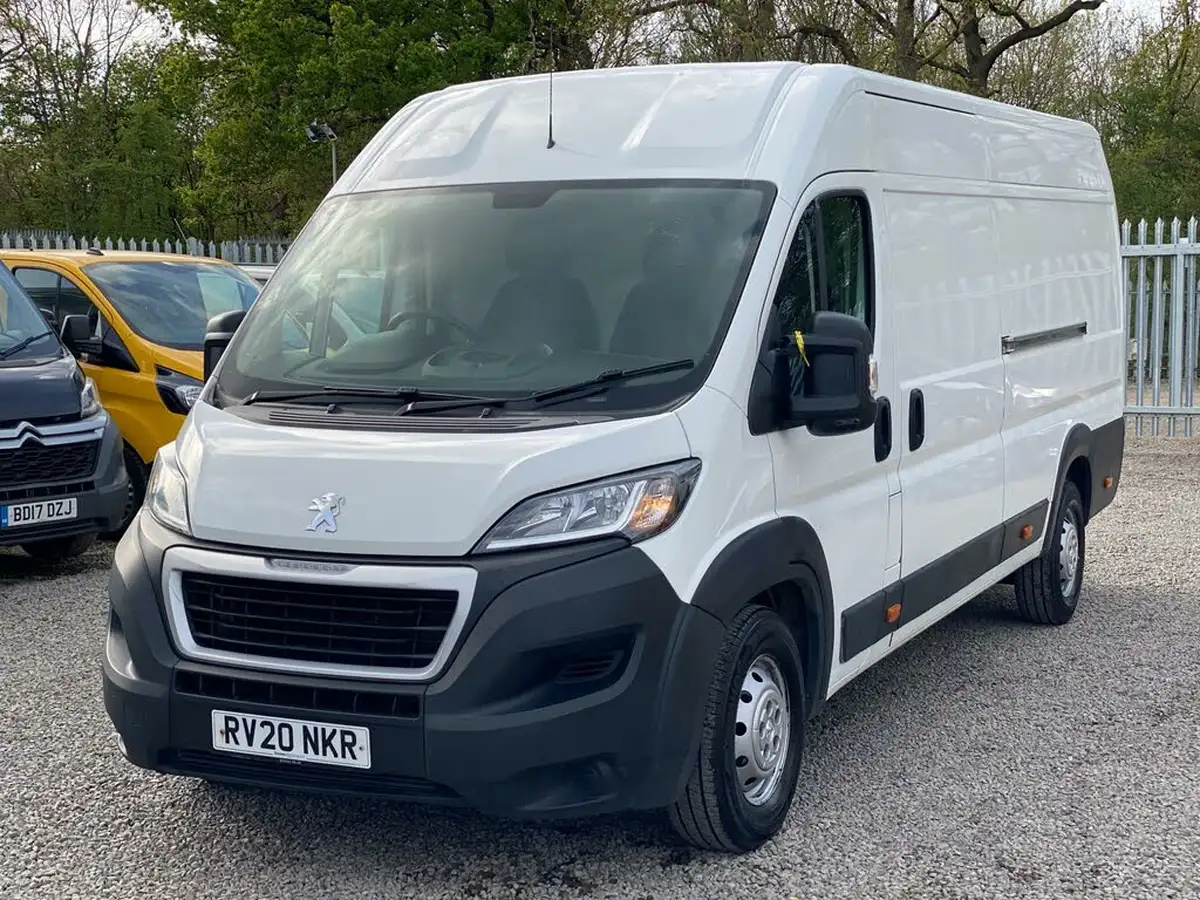 2020-peugeot-boxer-22-bluehdi-professional-435-l4-h2-big-2