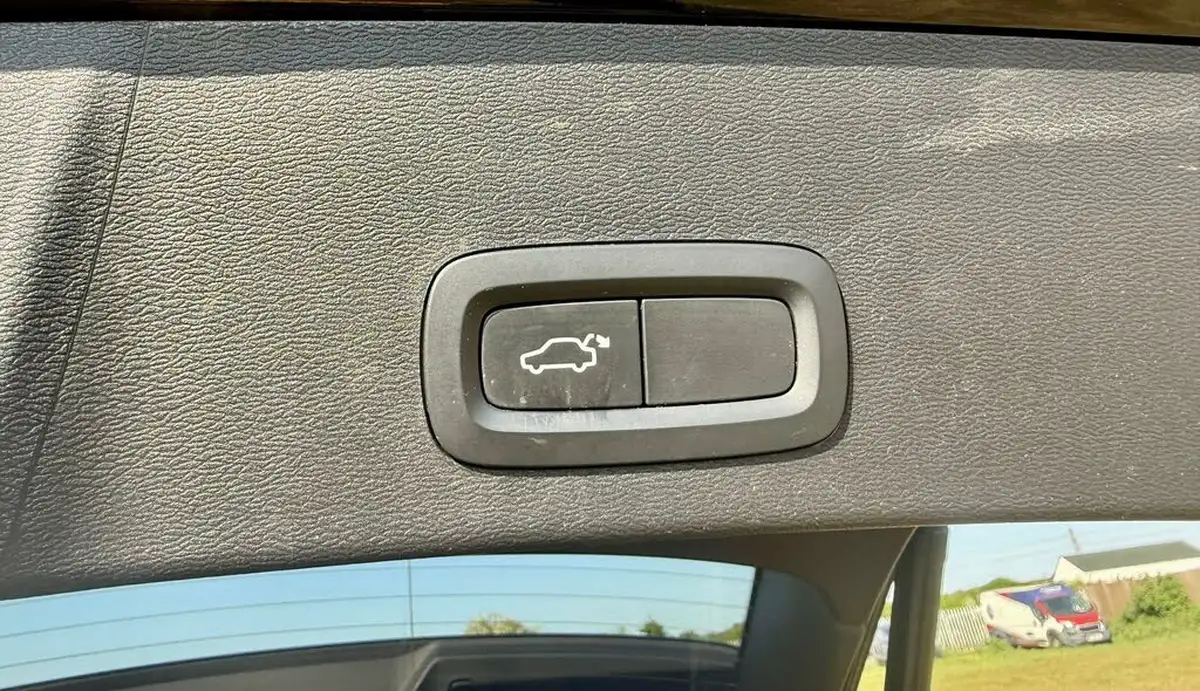 2020-volvo-xc40-15-t5-r-design-plug-in-hybrid-big-19