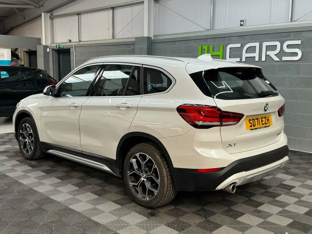 2021-bmw-x1-15-sdrive18i-xline-big-15