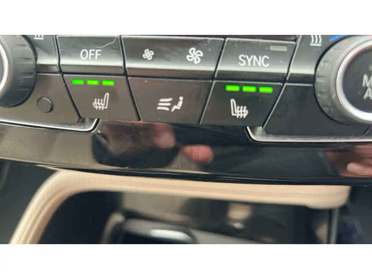 2021-bmw-x1-15-sdrive18i-xline-big-26