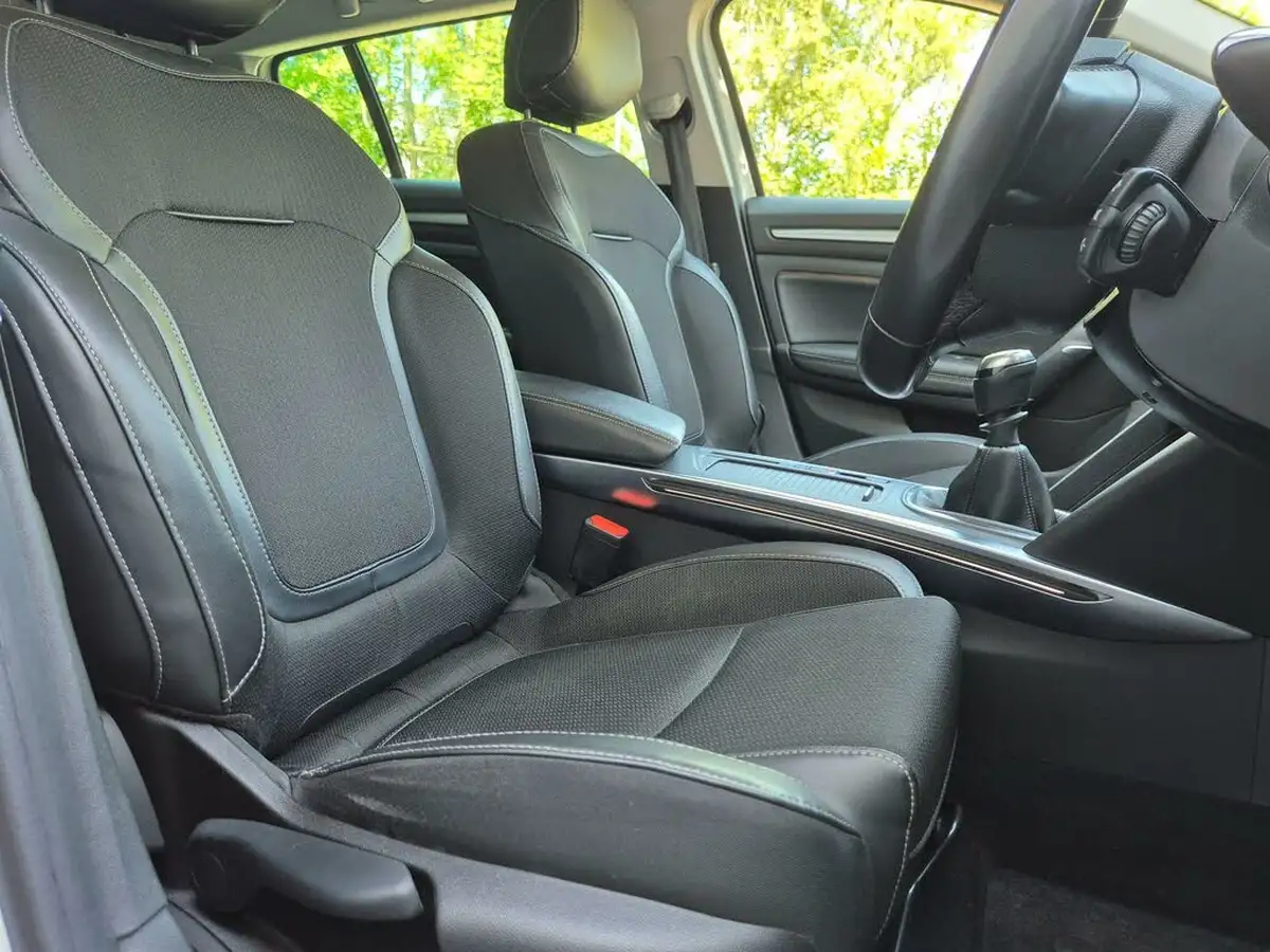 2021-renault-megane-15dci-iconic-sport-tourer-big-15