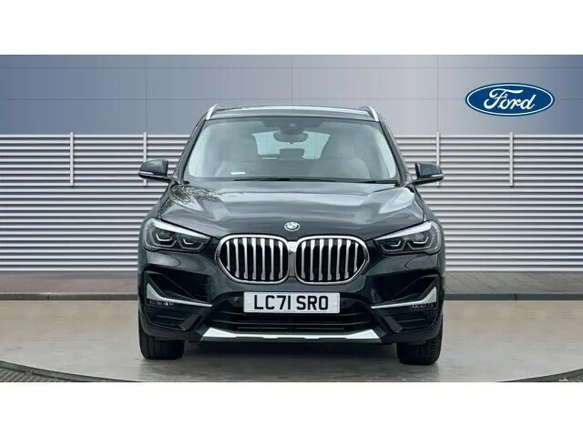 2021-bmw-x1-15-sdrive18i-xline-big-2