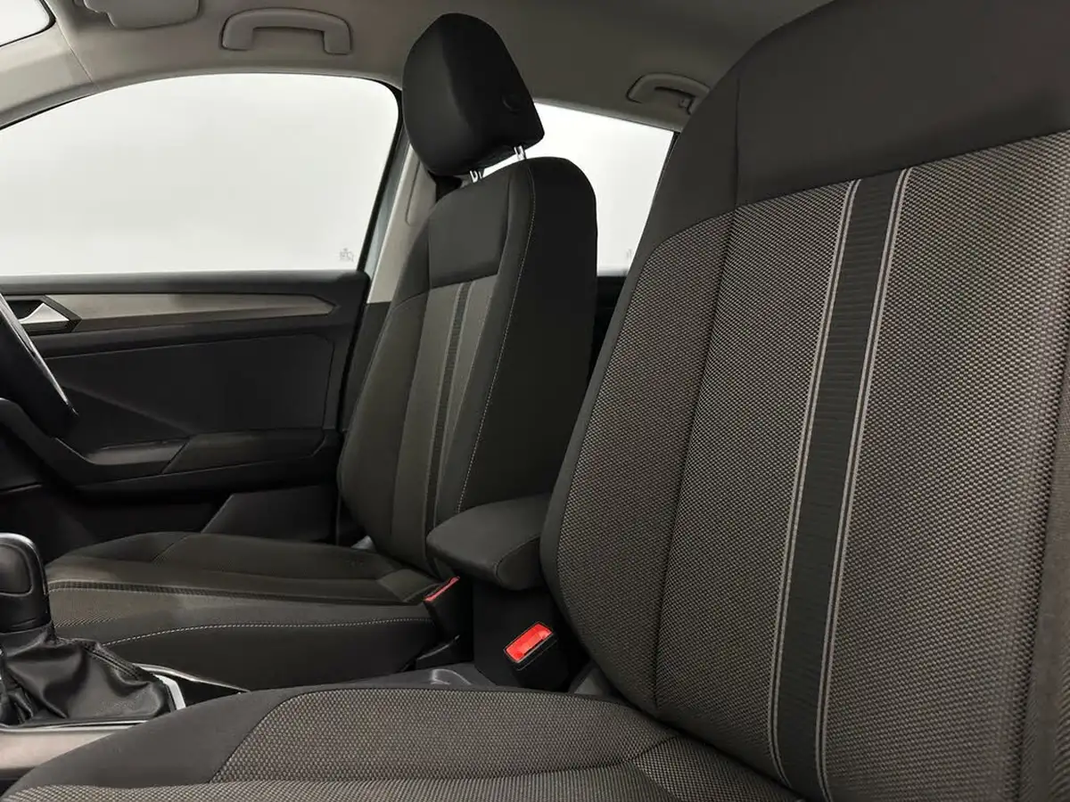 2020-volkswagen-t-roc-15-tsi-se-dsg-big-33