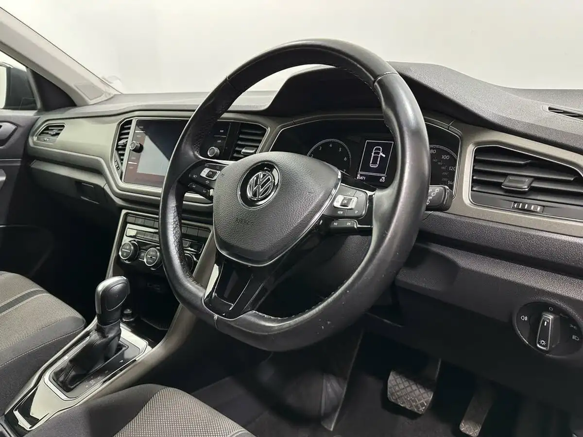 2020-volkswagen-t-roc-15-tsi-se-dsg-big-9
