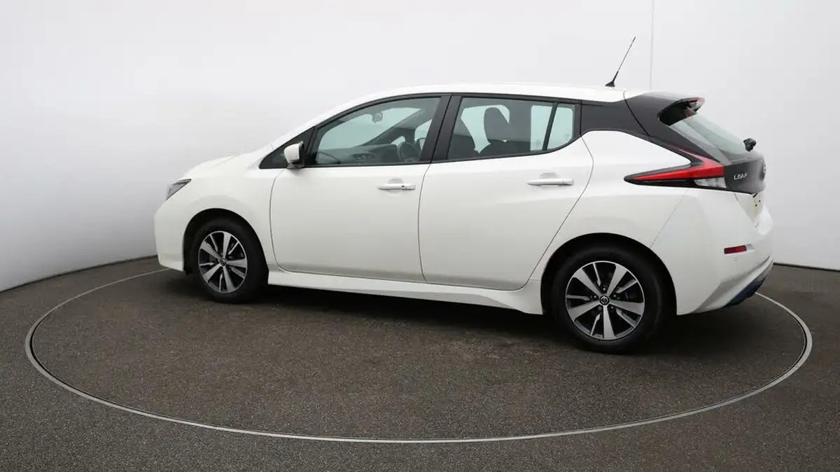 2021-nissan-leaf-e-acenta-big-45