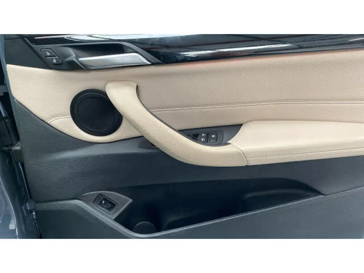 2021-bmw-x1-20-sdrive20i-xline-big-40
