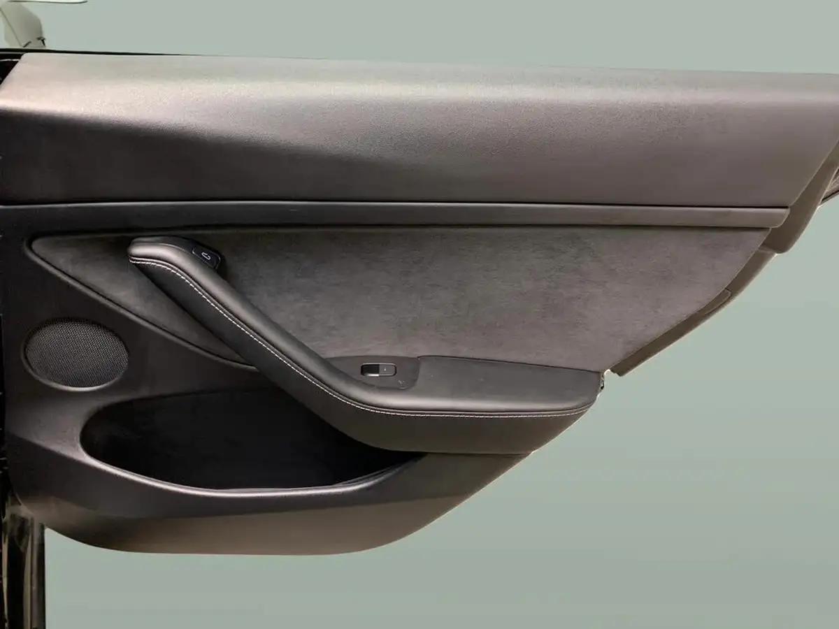 2022-tesla-model-3-e-performance-big-36