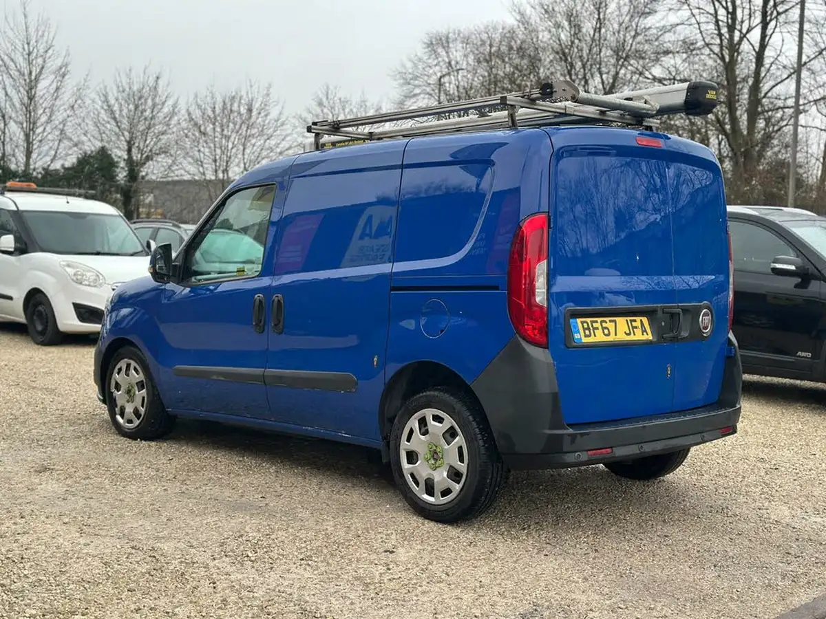 2017-fiat-doblo-cargo-13td-l1h1-sx-big-3