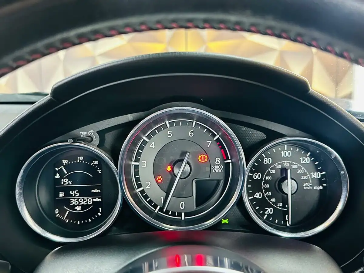2019-mazda-mx-5-15-se-big-50