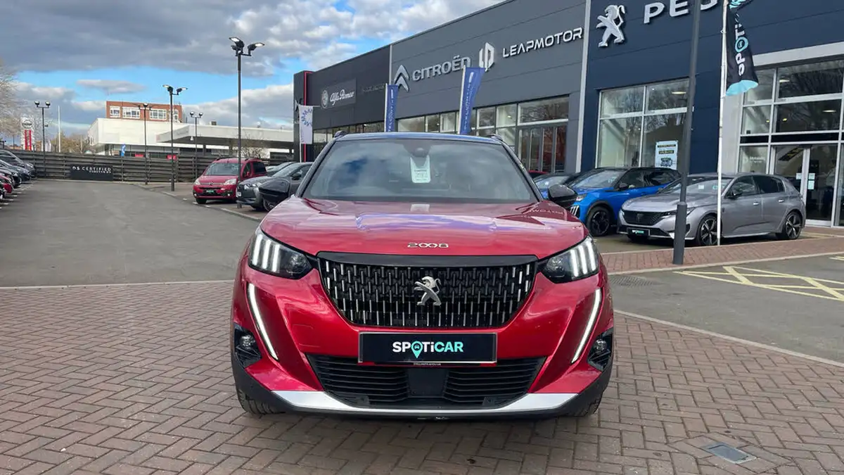 2022-peugeot-2008-suv-12-puretech-gt-big-7