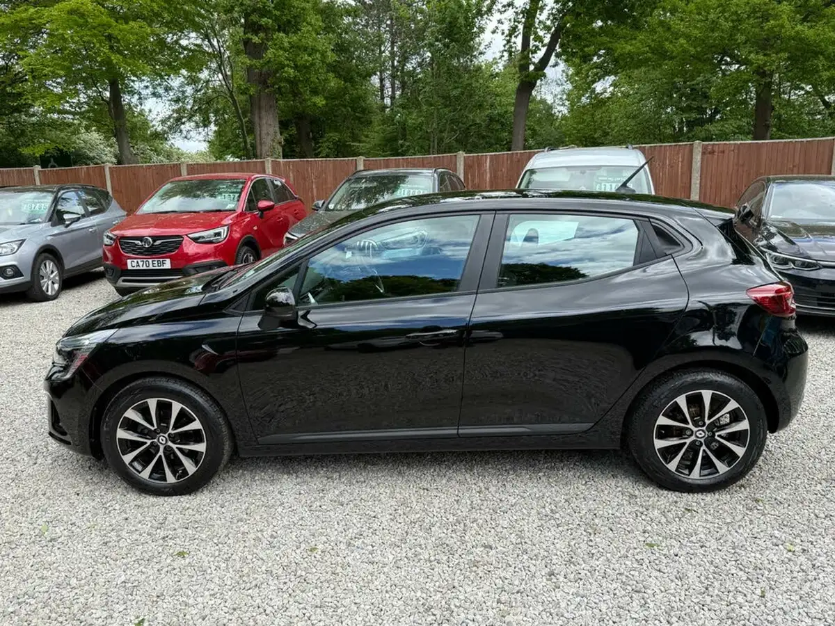 2023-renault-clio-10-tce-evolution-big-3